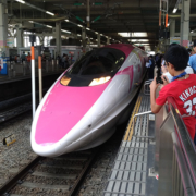 もう乗った？大人気ハローキティ新幹線を広島駅で見てきました！